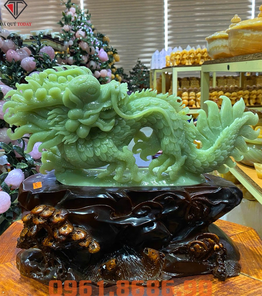 Tượng rồng cuộn độc long quyền vương bằng đá serpentin