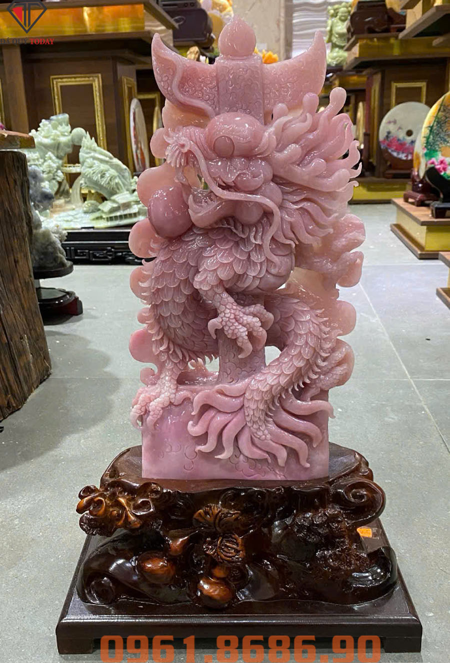 Tượng rồng cuộn kiếm phong thủy