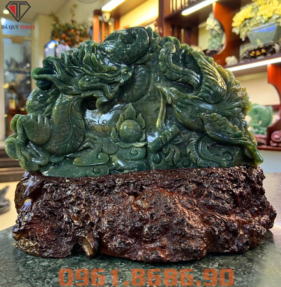 Tượng rồng phượng sum vầy bằng đá mã não xanh