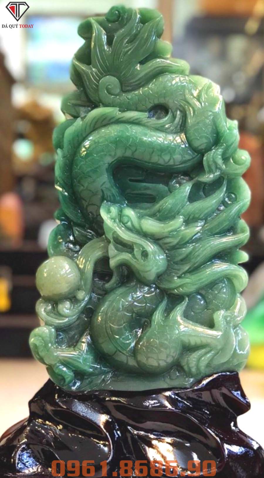 Tượng rồng cuộn nhả ngọc đá thạch anh xanh